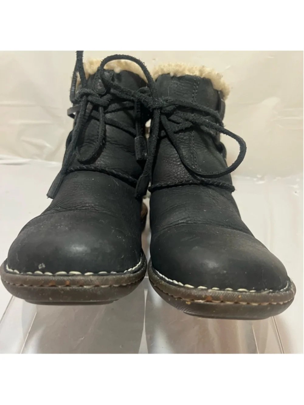 UGG La Jolla boots black leather sheepskin wool lining size 6